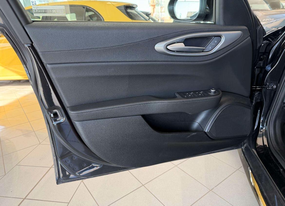 Alfa Romeo Giulia 2.0 Turbo 280 CV AT8 AWD Q4 Veloce