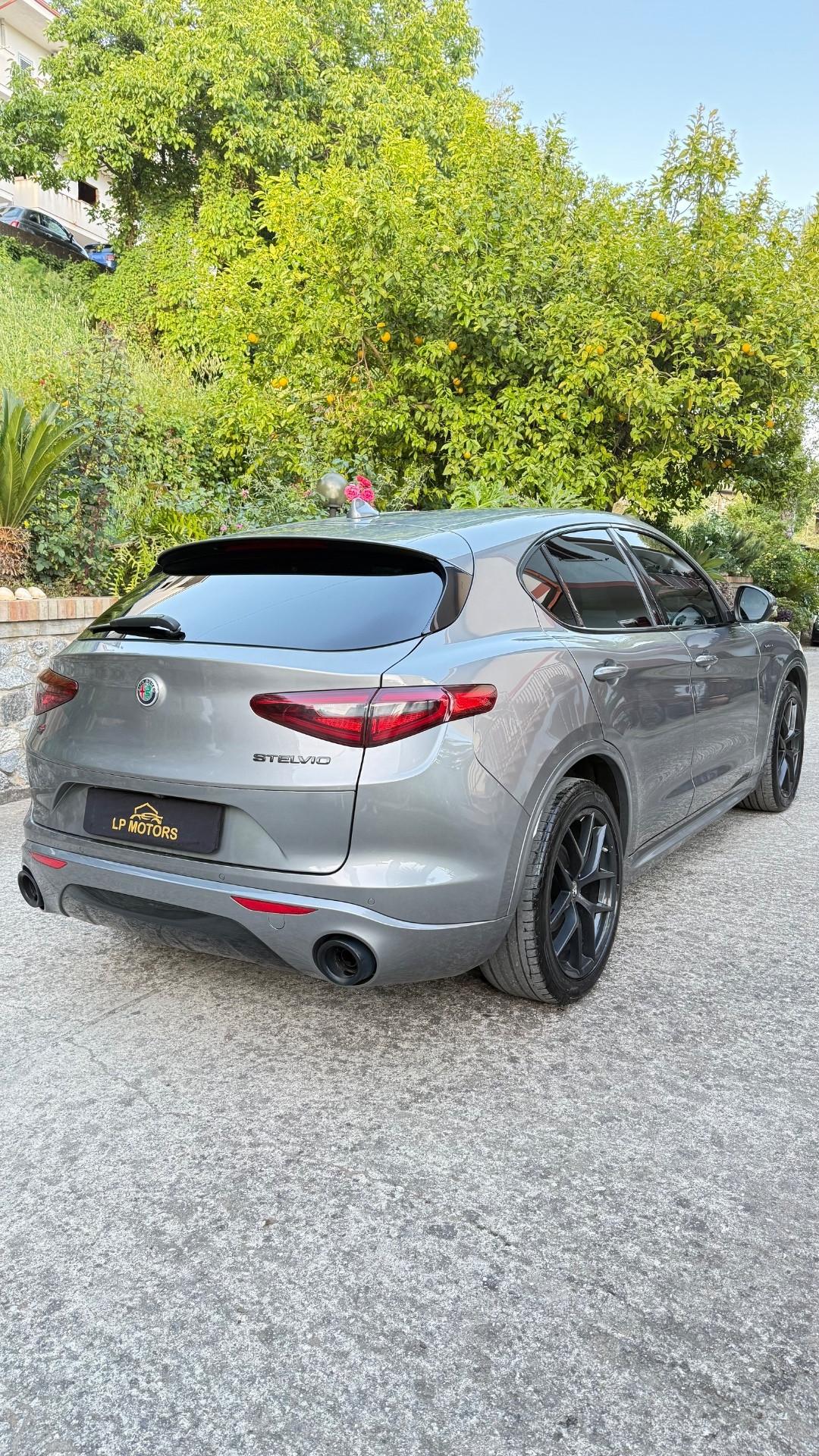Alfa Romeo Stelvio 2.2 Turbodiesel 210 CV AT8 Q4 Veloce