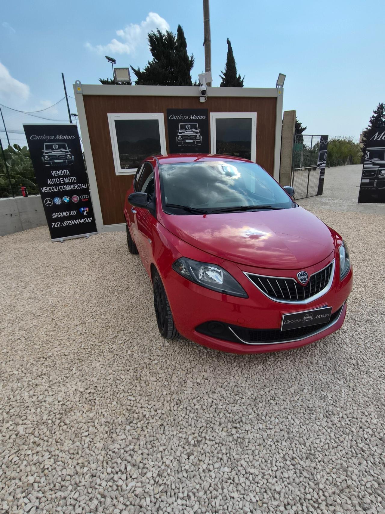 Lancia Ypsilon 1.0 S&S Hybrid Ecochic Silver