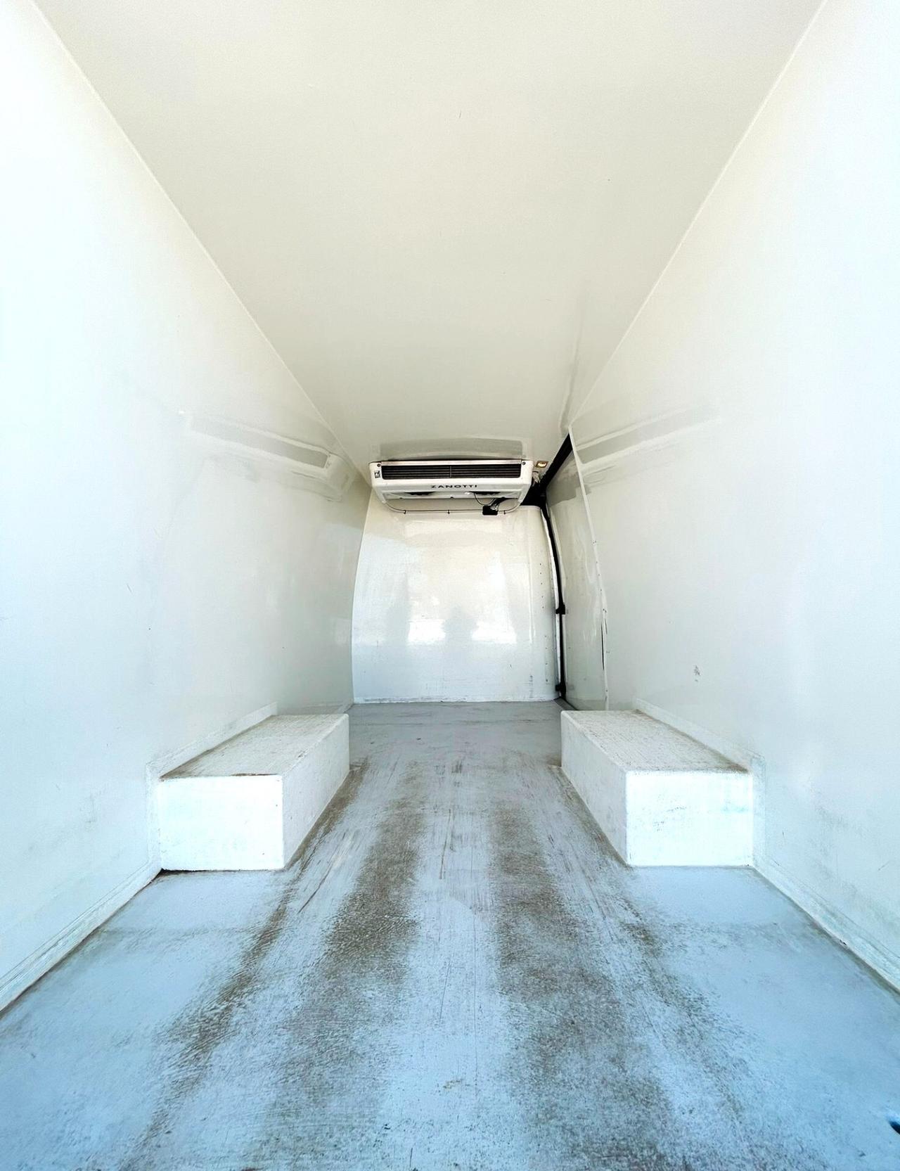 Iveco Daily 35C15 Furgone gemellato Isotermico