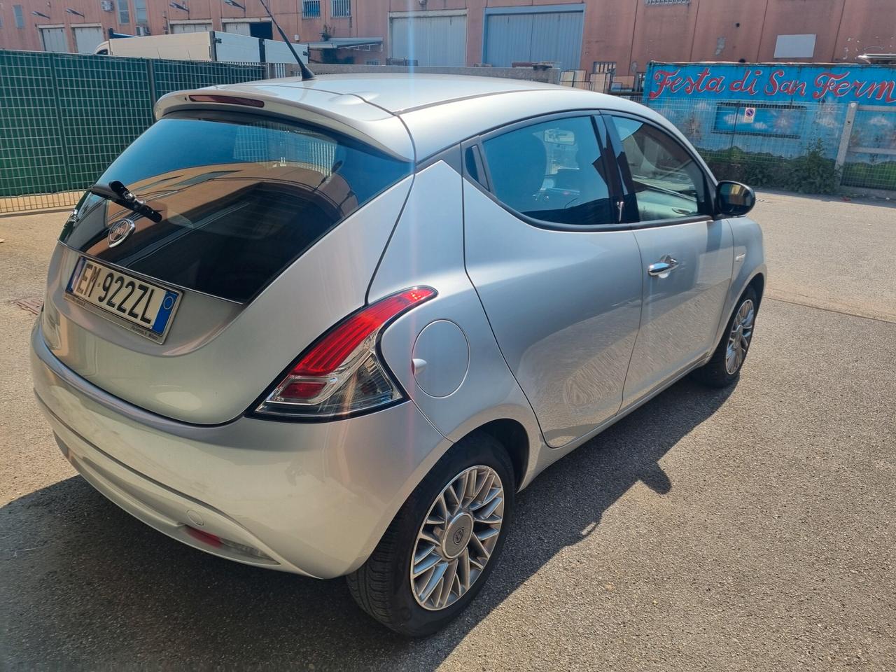 Lancia Ypsilon 1.2 69 CV 5 porte S&S Platinum unica proprietaria