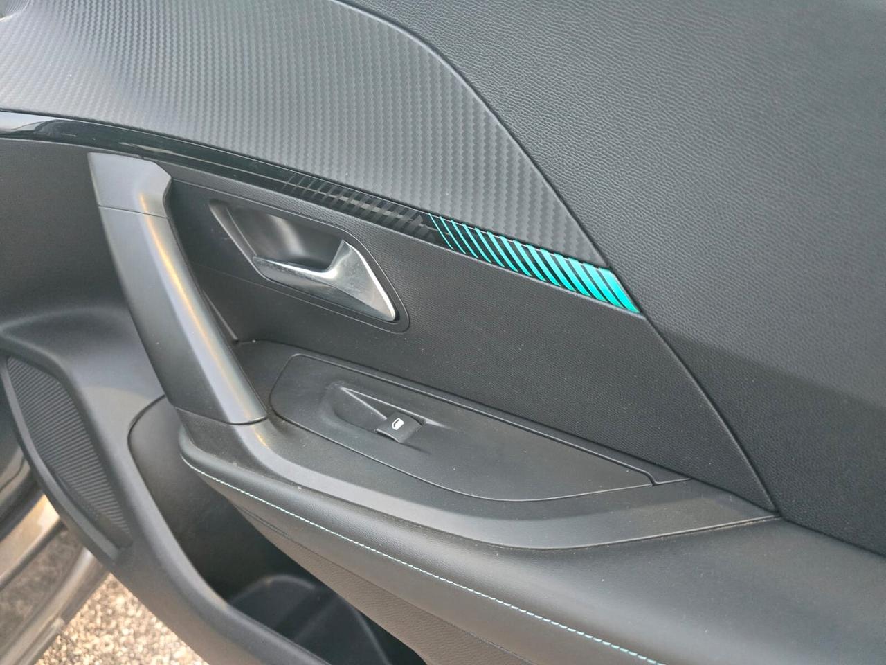 Peugeot 2008 BlueHDi 110 S&S GT