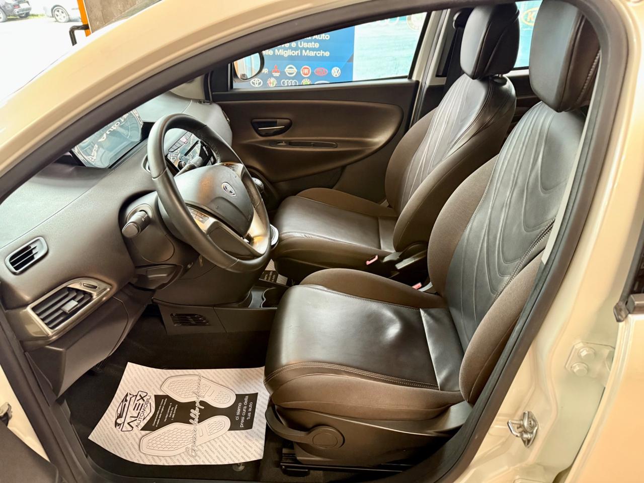 Lancia Ypsilon 0.9 TwinAir 85cv Autom