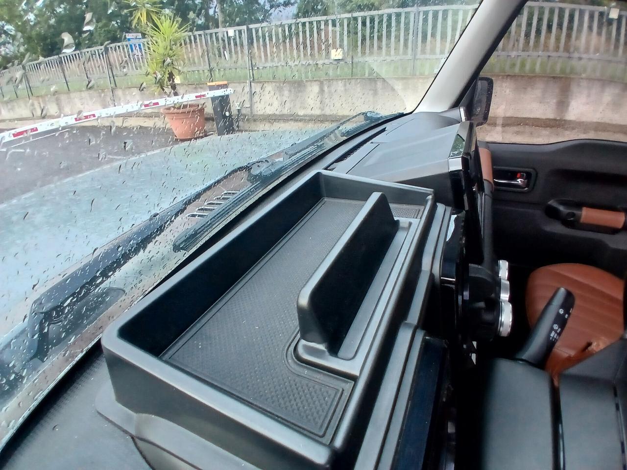 Suzuki Jimny 1.5 5MT Top