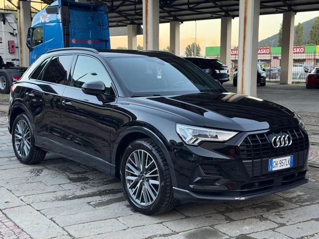 AUDI Q3 35 TFSI Business Advanced