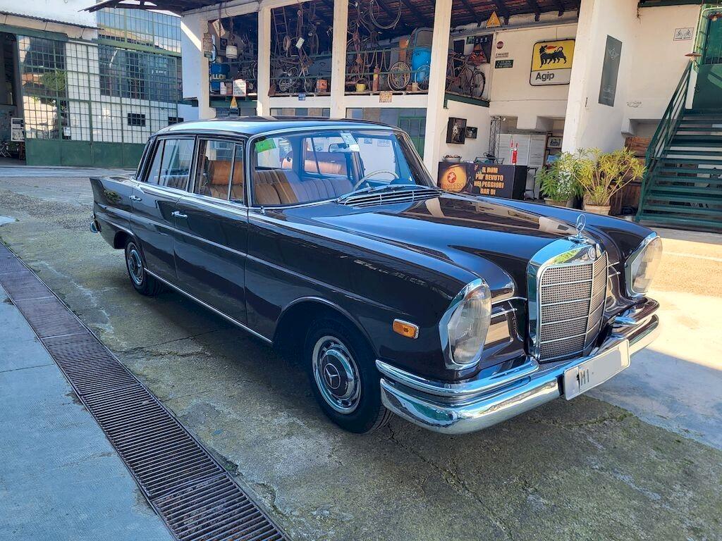 Mercedes-benz 220 Sb W111 "Codine" "Heckflosse " "Fintail" - 1965