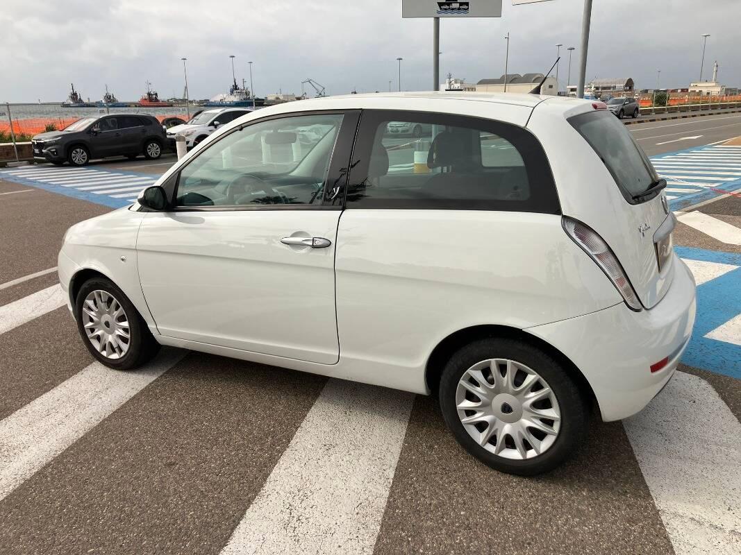 Lancia Ypsilon 1.2 8v Argento