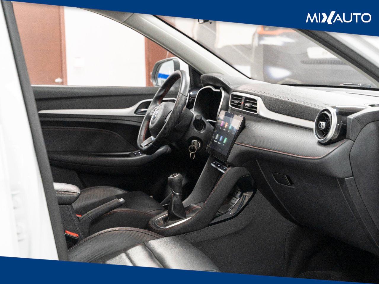 Mg ZS 1.5L 5MT Luxury