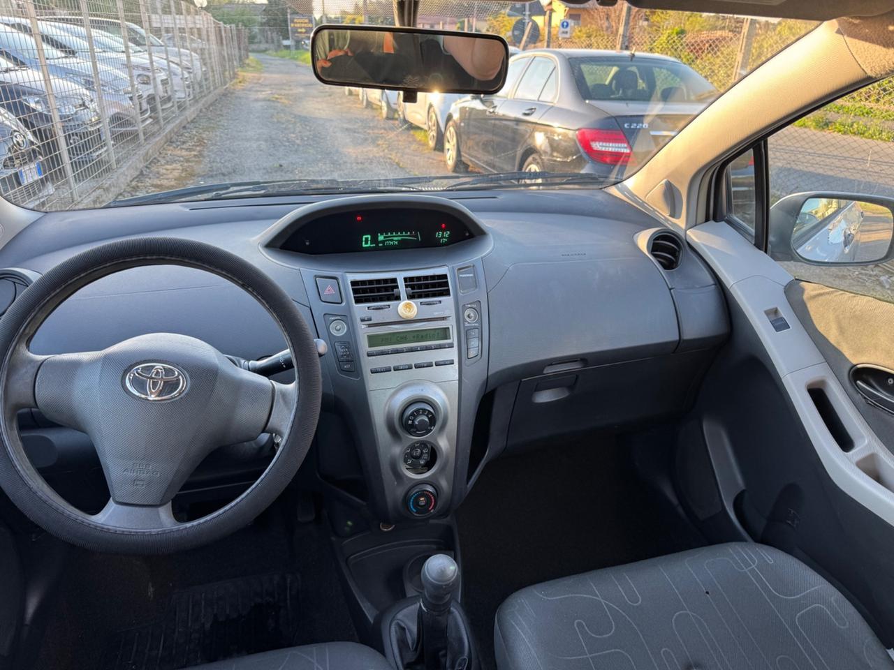 Toyota Yaris 1.0 5 porte Sol NEOPATENTATI