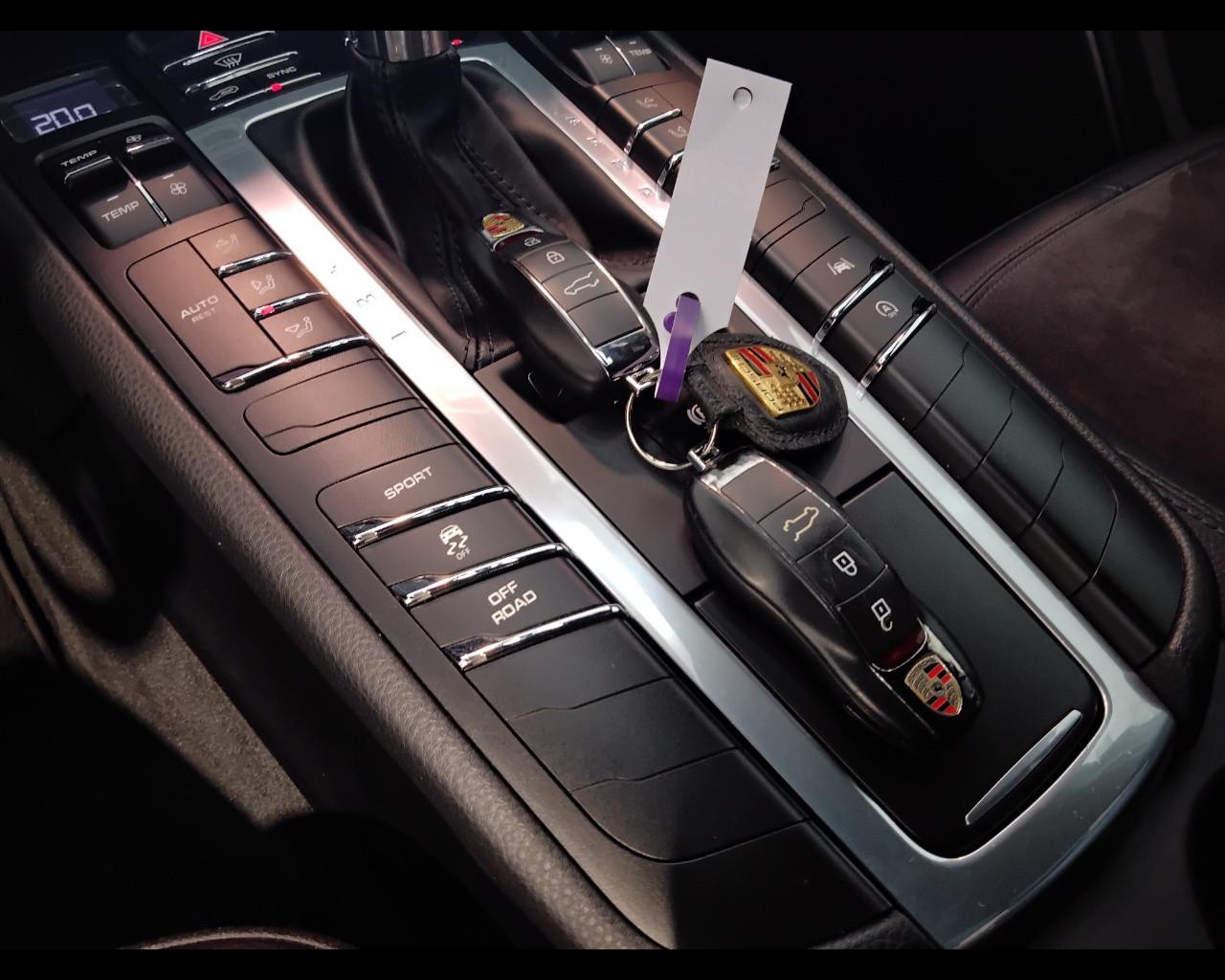 PORSCHE Macan I 2019 - Macan 2.0 245cv pdk