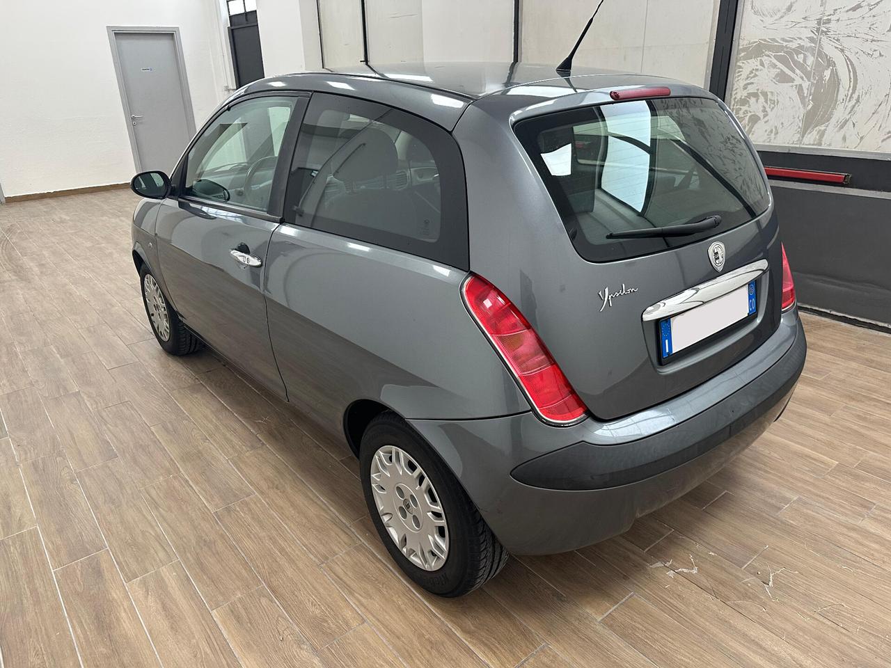Lancia Ypsilon 1.2 60cv NEOPATENTATI