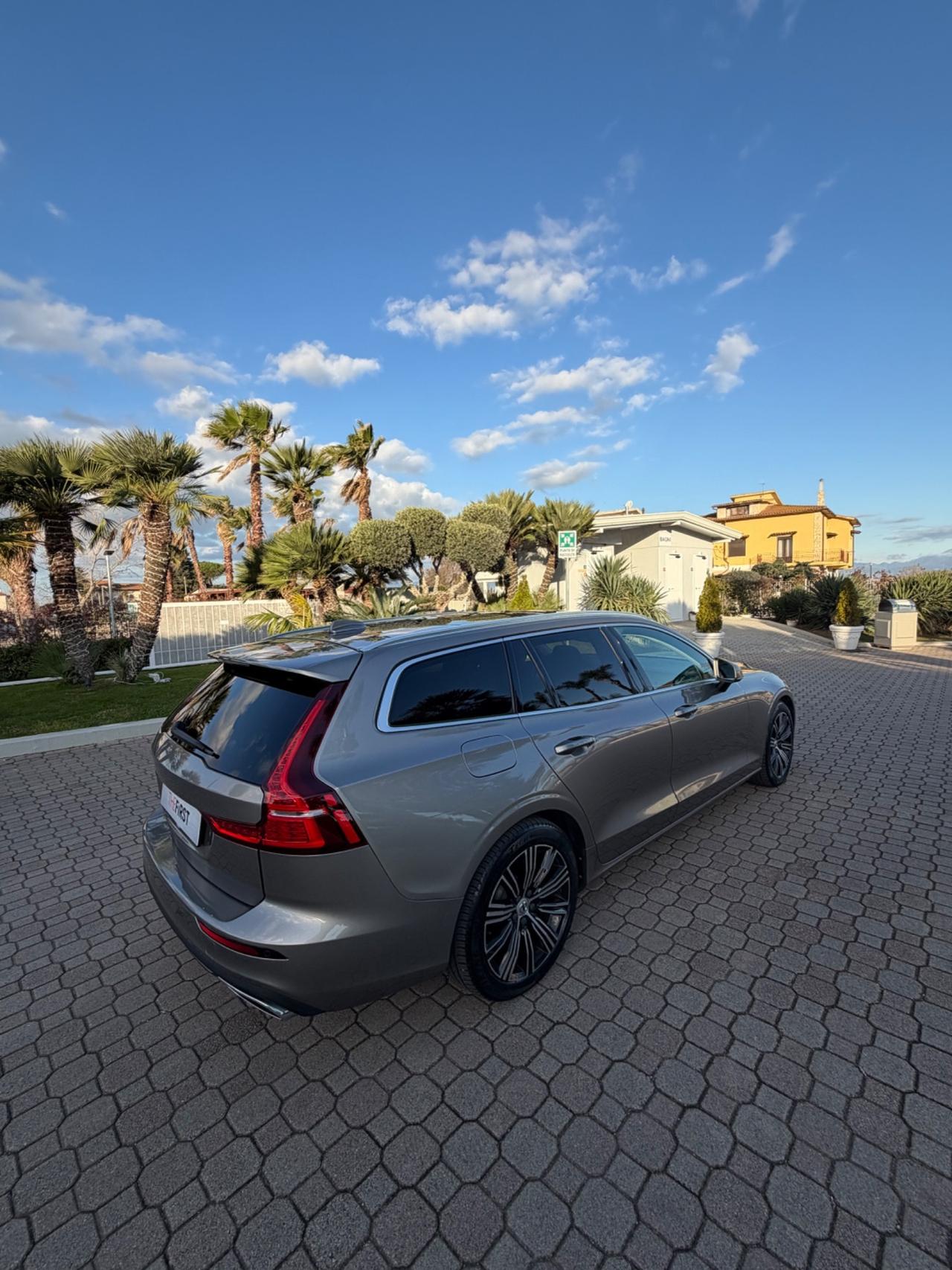 Volvo V60 D3 R-design