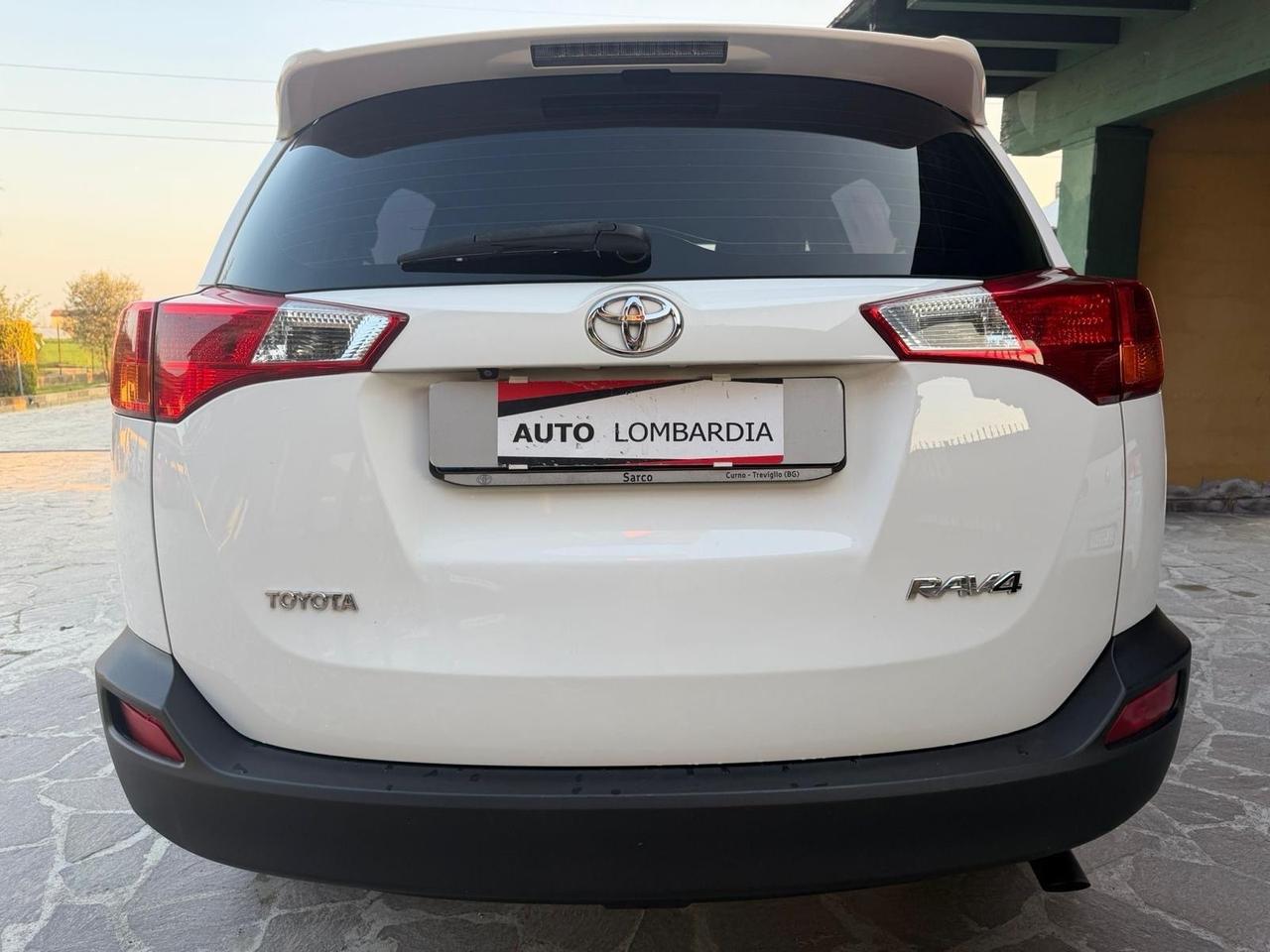 Toyota RAV 4 2.0 D-4D 2WD Style White Ed. Neopatentati