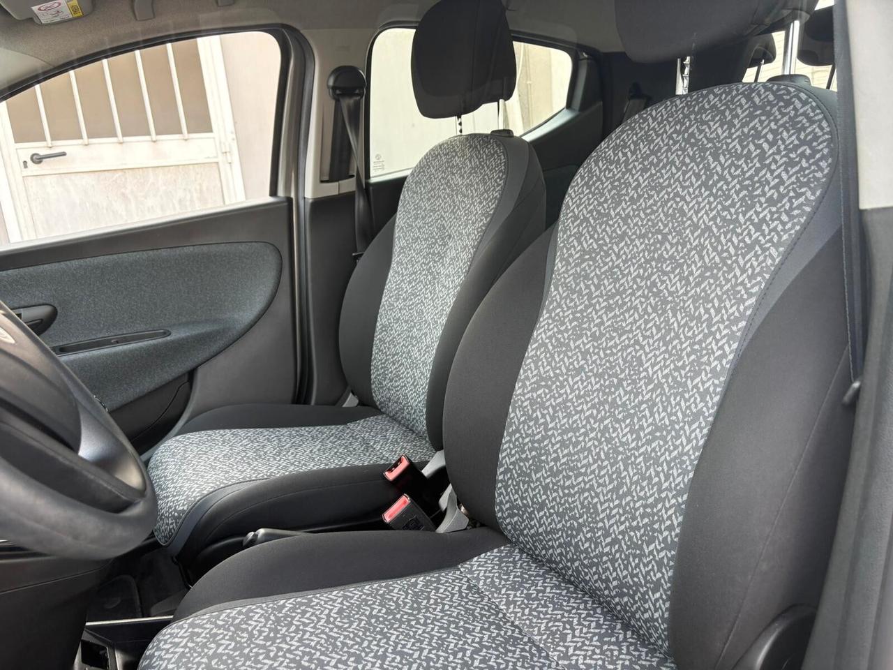 Lancia Ypsilon 1.2 69 CV 5 porte GPL