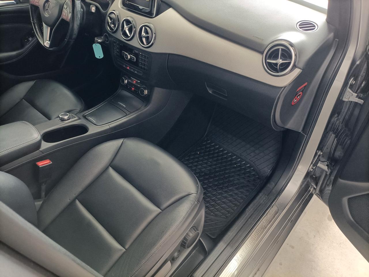 Mercedes-benz B 180 CDI BlueEFFICIENCY Premium 01/2012