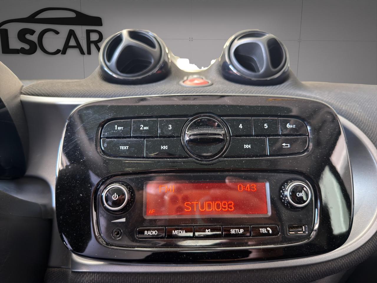 Smart forTwo 0.9 turbo Passion 90cv - Unico proprietario - Cerchi in lega - Luci Led - Tetto panoramico - Sedili riscaldatili - Bracciolo centrale