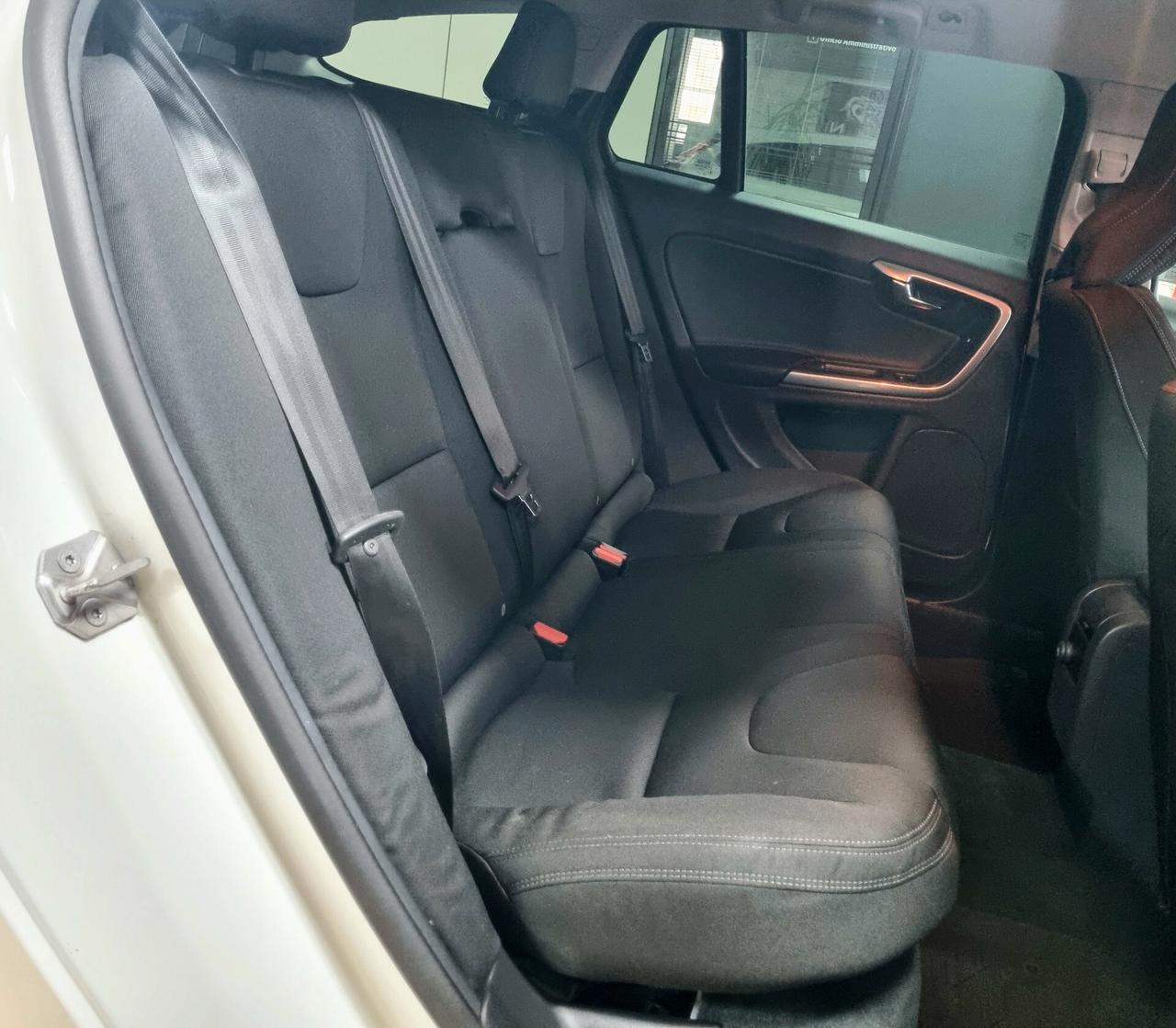 VOLVO V60 2.0 DIESEL D2 KINETIC N1 AUTOCARRO