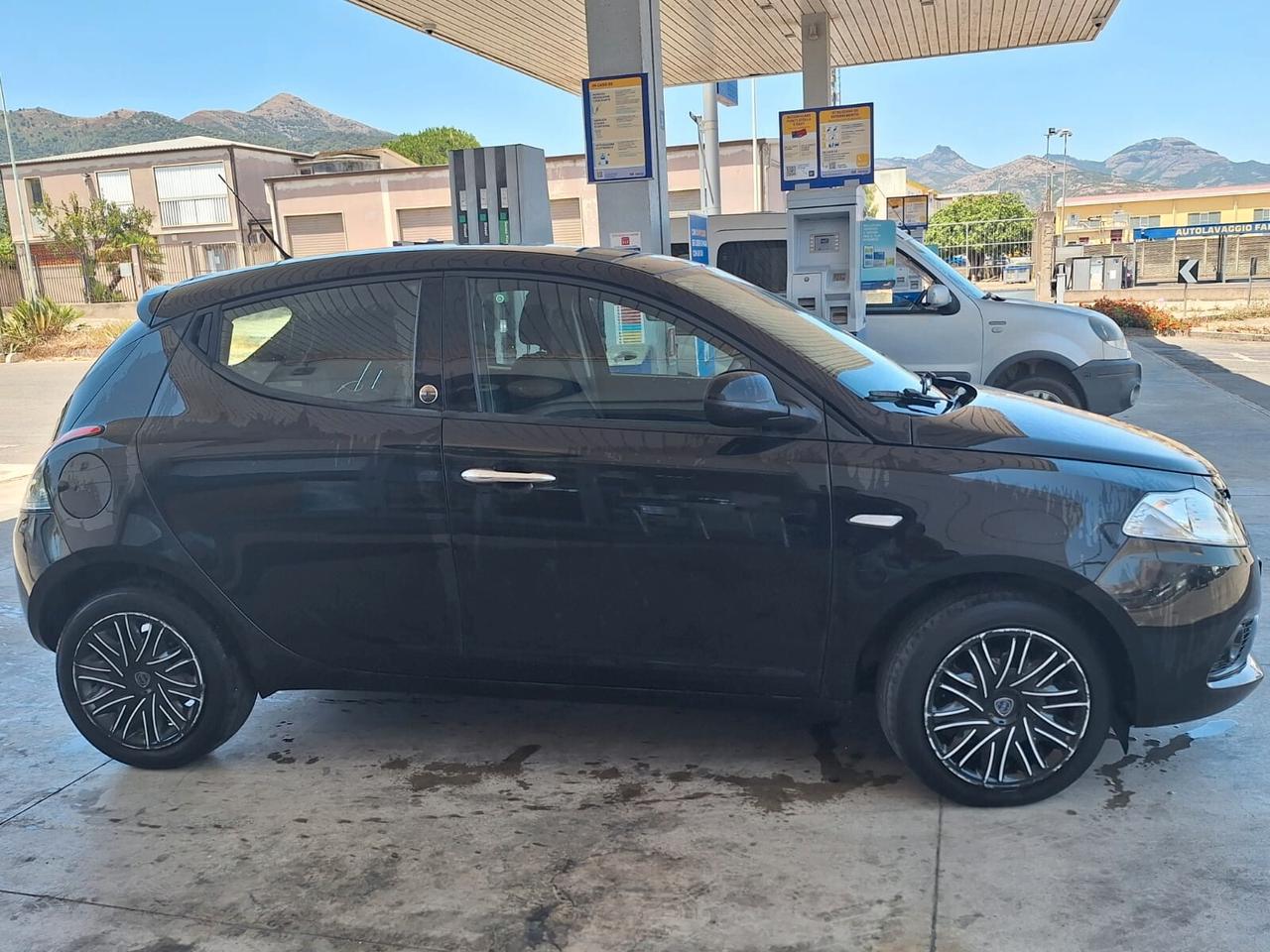 Lancia Ypsilon 1.2 69 CV 5 porte GPL Ecochic Gold