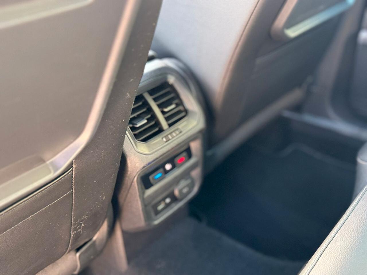 Volkswagen Tiguan 2.0 TDI SCR DSG R LINE