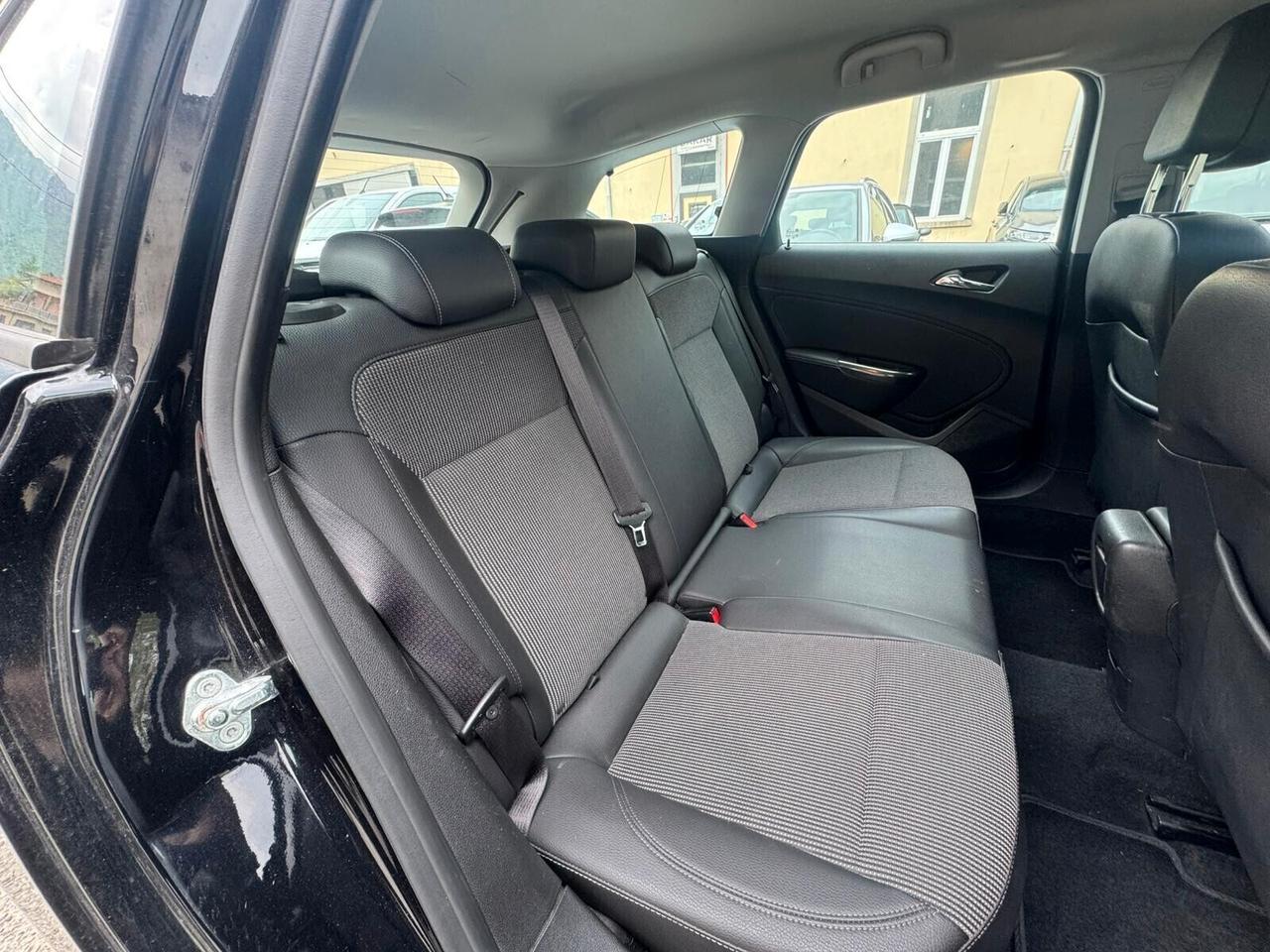 Opel Astra 1.7 CDTI 125CV Sports Tourer CON GANCIO TRAINO