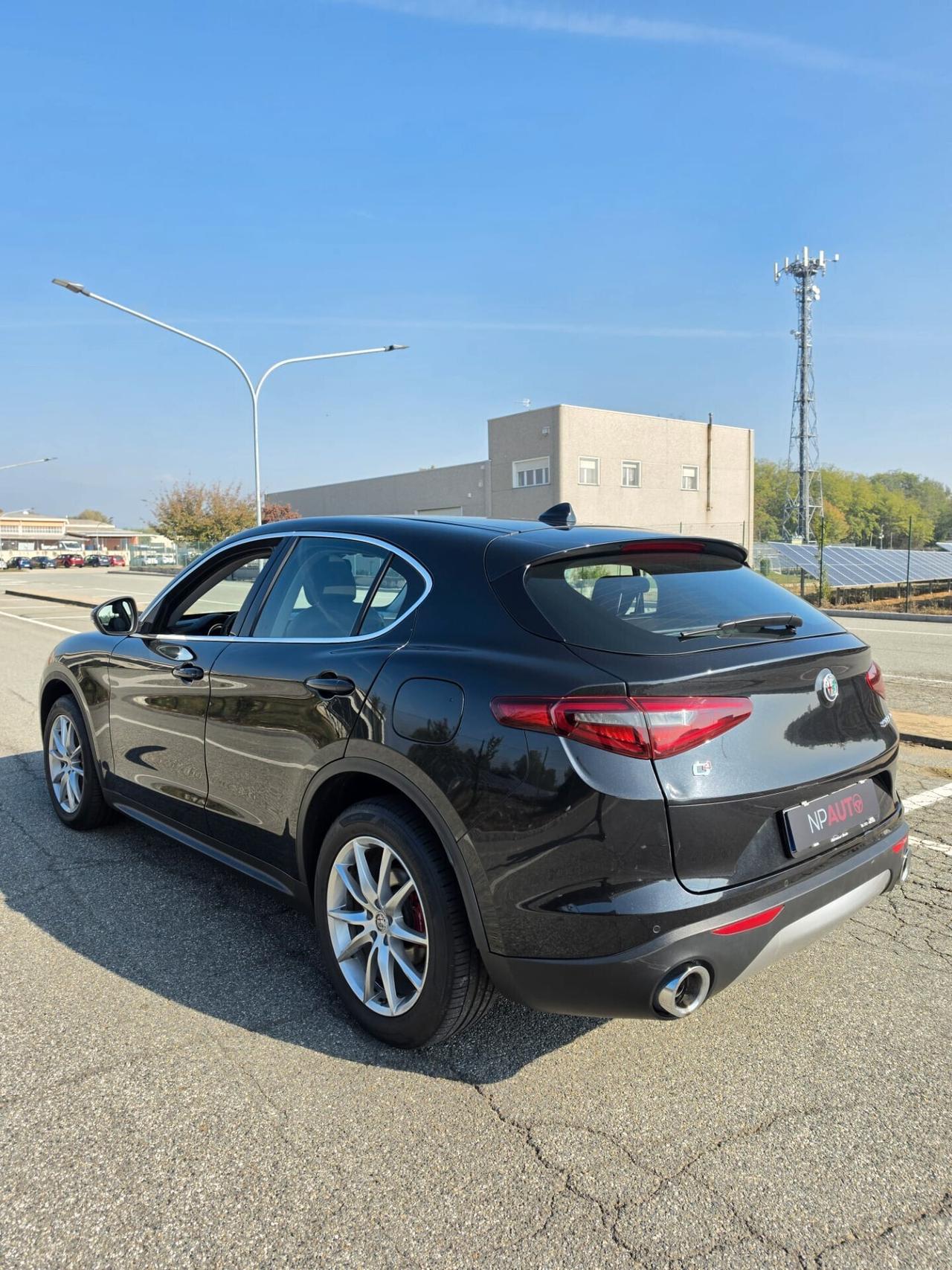 Alfa Romeo Stelvio q4 executive