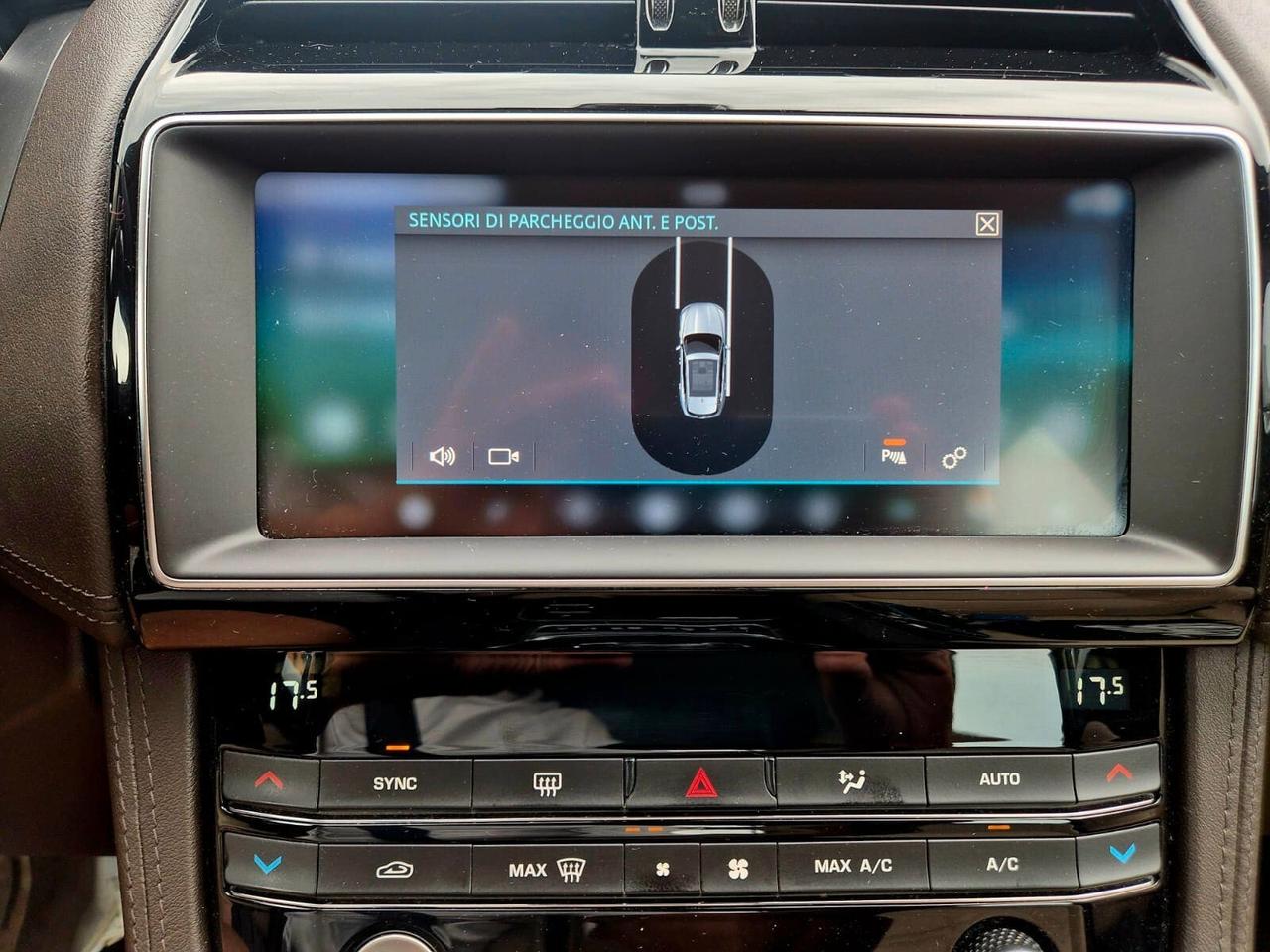 Jaguar F-Pace 2.0 D 180 CV AWD automatica Prestige