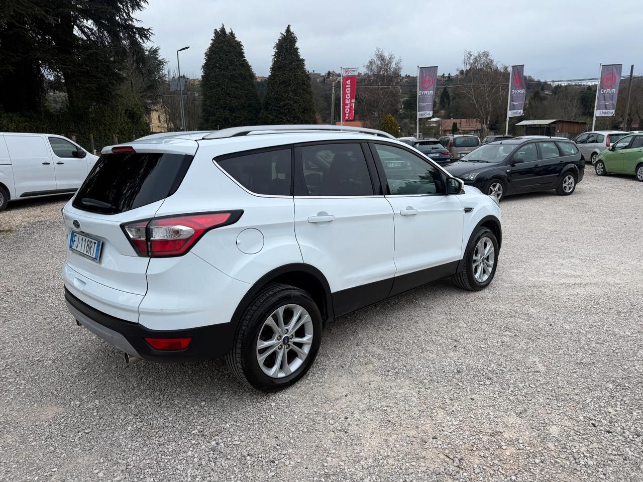 Ford Kuga 1.5 TDCI 120 CV 2WD Titanium 90.000 KM
