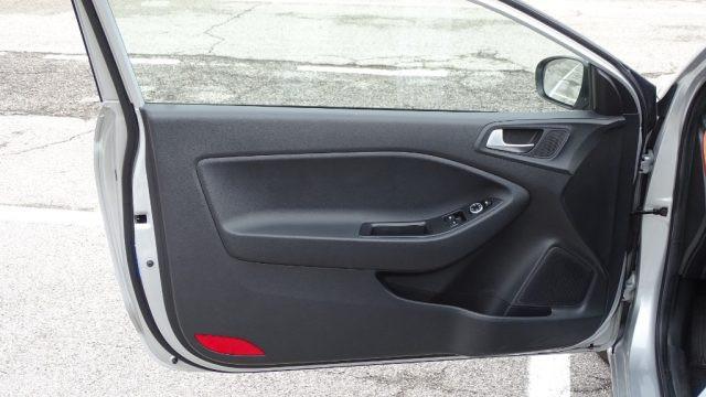 HYUNDAI i20 Coupé 1.2 84 cv, 3p, "Sport", Garanzia...