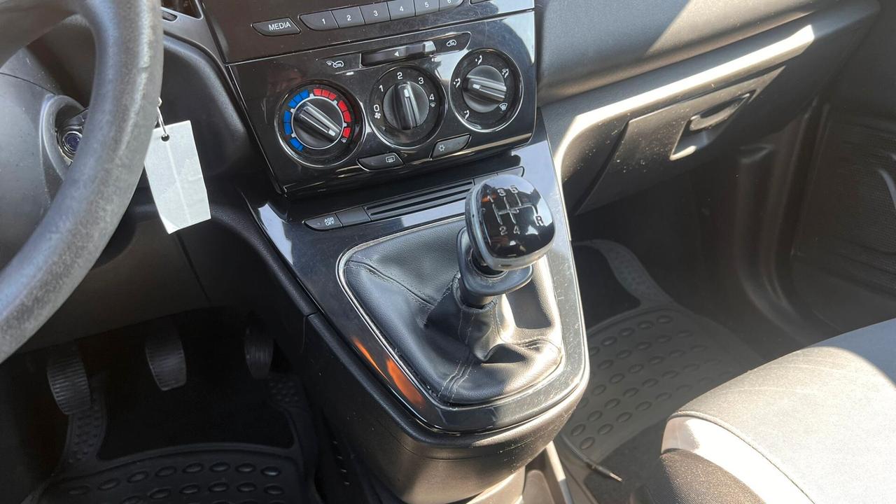 Lancia Ypsilon 1.2 69 CV 5 porte GPL Ecochic Silver