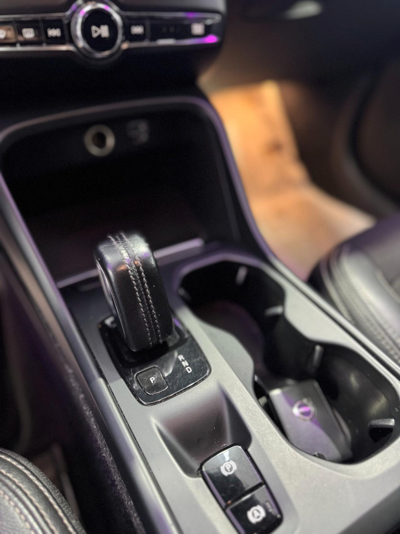 Volvo XC40 D4 AWD Geartronic R-design