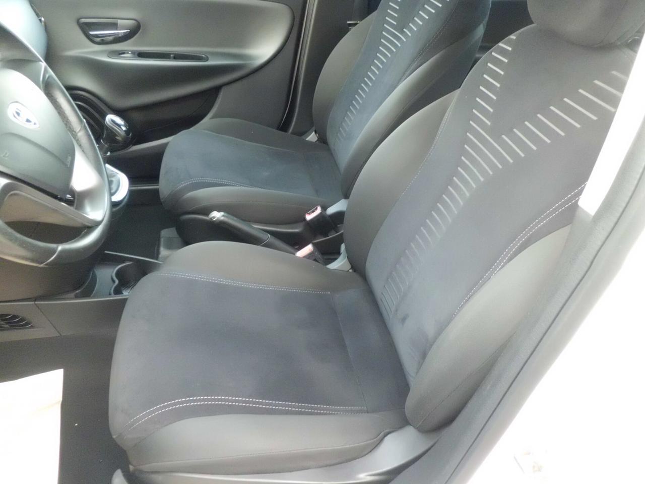 Lancia Ypsilon 1.3 MJT 16V 95 CV 5 porte S&S Platinum DISPONIBILITA' 2 PEZZI COLORE NERO