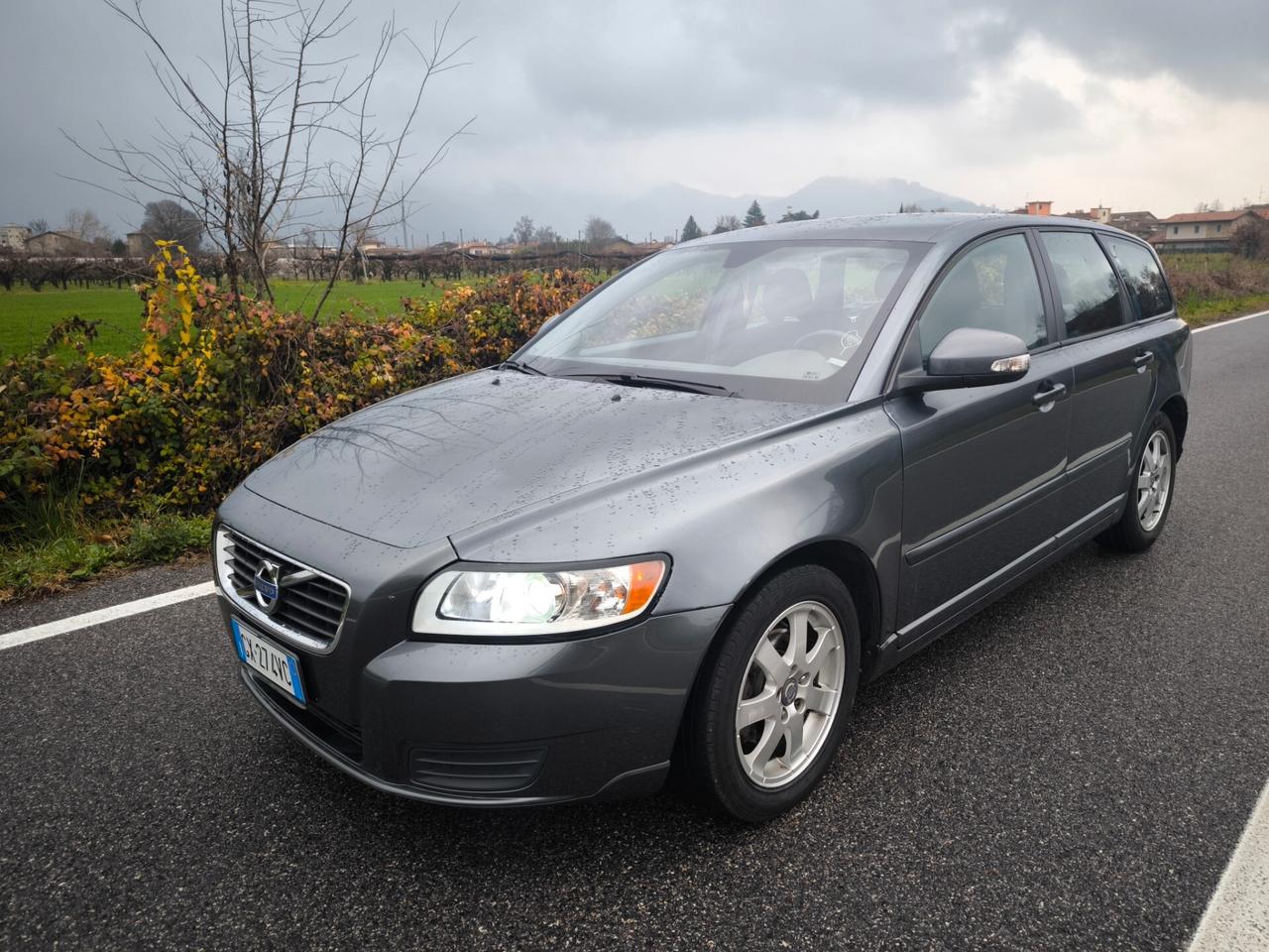 VOLVO V50 SW 1,6 D2 OK NEOPATENTATI