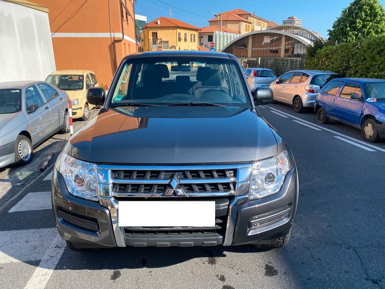 Mitsubishi Pajero 3.2 DI-D 16V aut. 3p. Intense DPF