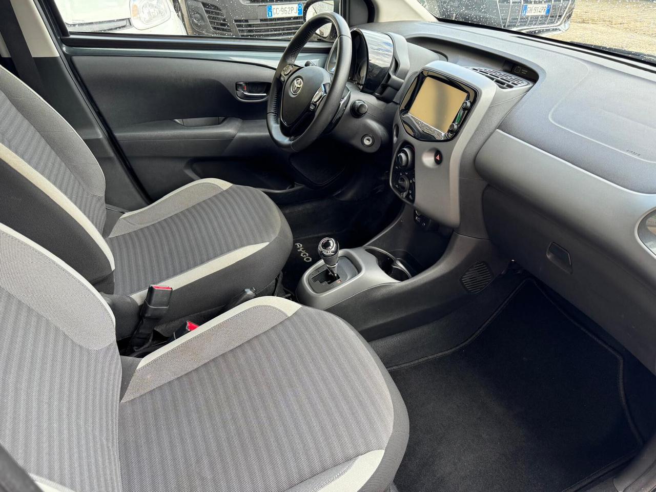 Toyota Aygo 1.0 VVT-i 72 CV 5 porte x-business