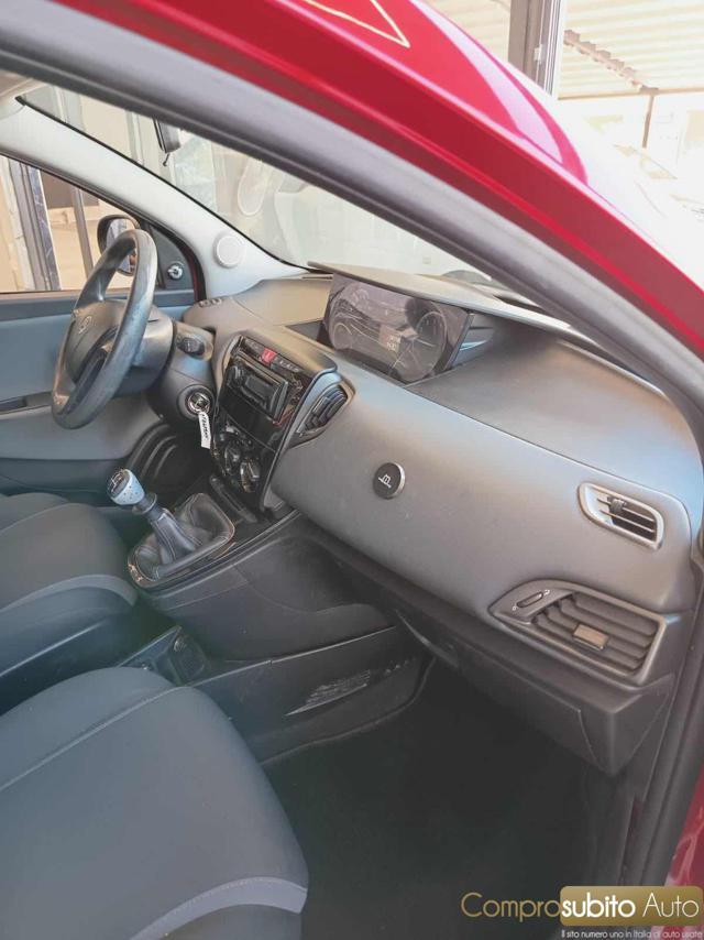 LANCIA Ypsilon 1.2 69 CV 5 porte GPL Ecochic Silver