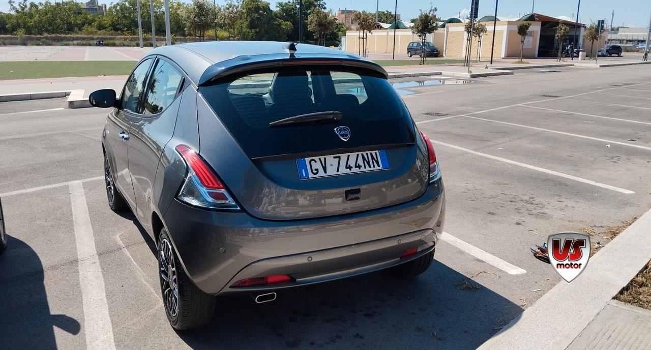 LANCIA YPSILON 1.0 HYBRID -GARANZIA FULL