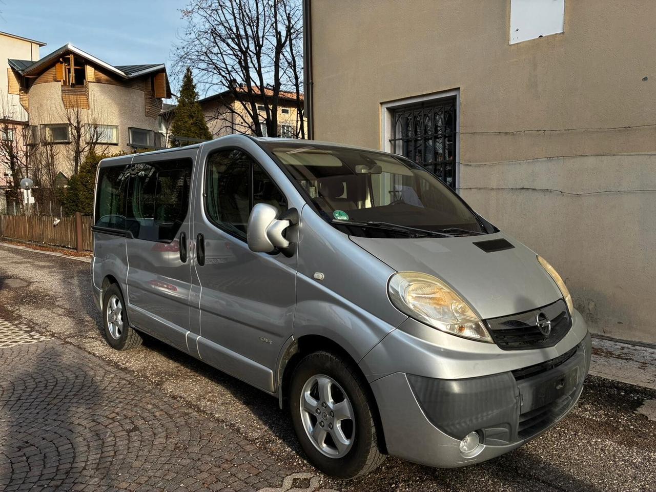 Opel Vivaro 2.0 CDTI 84kW TOUR COSMO 8POSTI