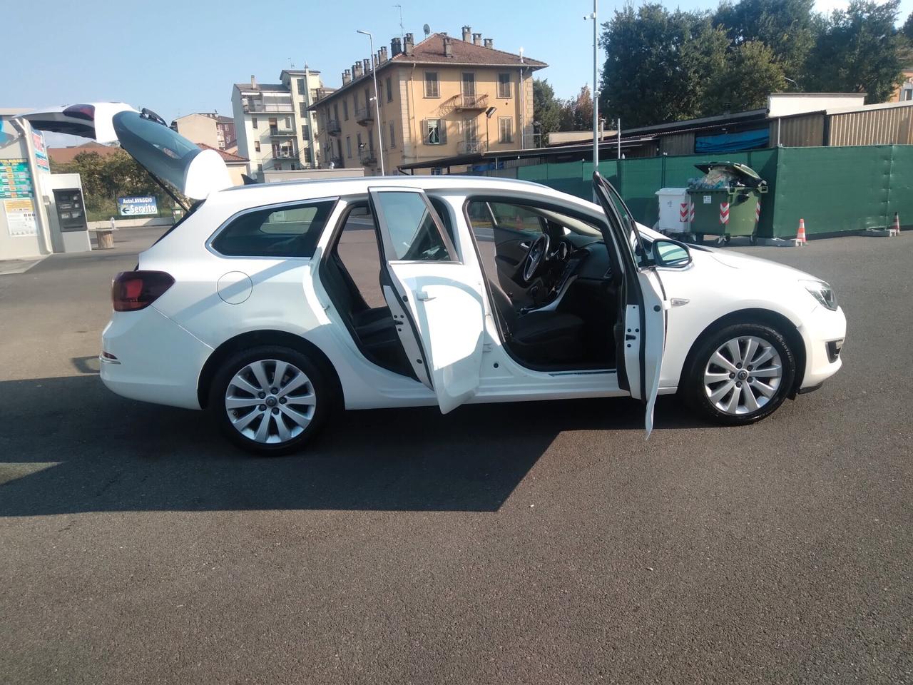 Opel Astra 1.6 CDTI EcoFLEX S&S Sports Tourer Cosmo x neopatentati