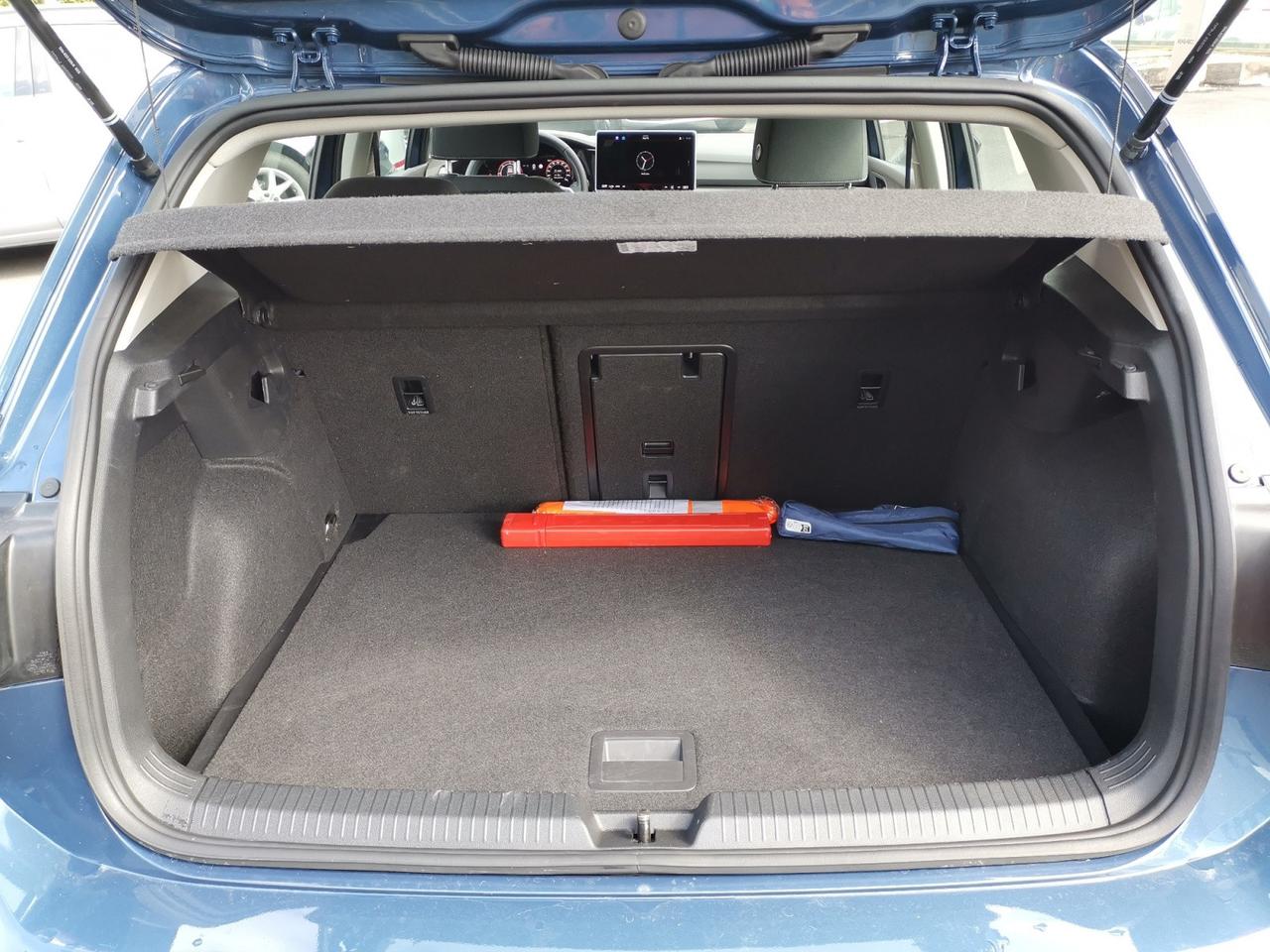 VOLKSWAGEN Golf VIII 2024 - Golf 2.0 tdi Life 115cv