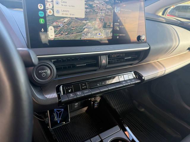 TOYOTA Prius 2.0 Plug-in Hybrid Lounge