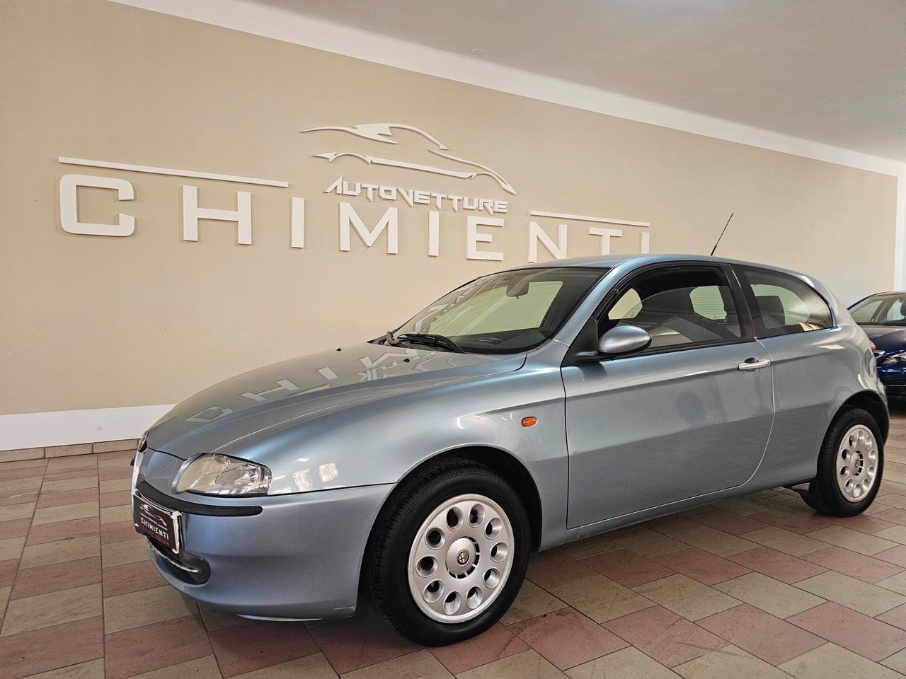 Alfa Romeo 147 1.6i 16V Twin Spark cat 3p. Distinctive