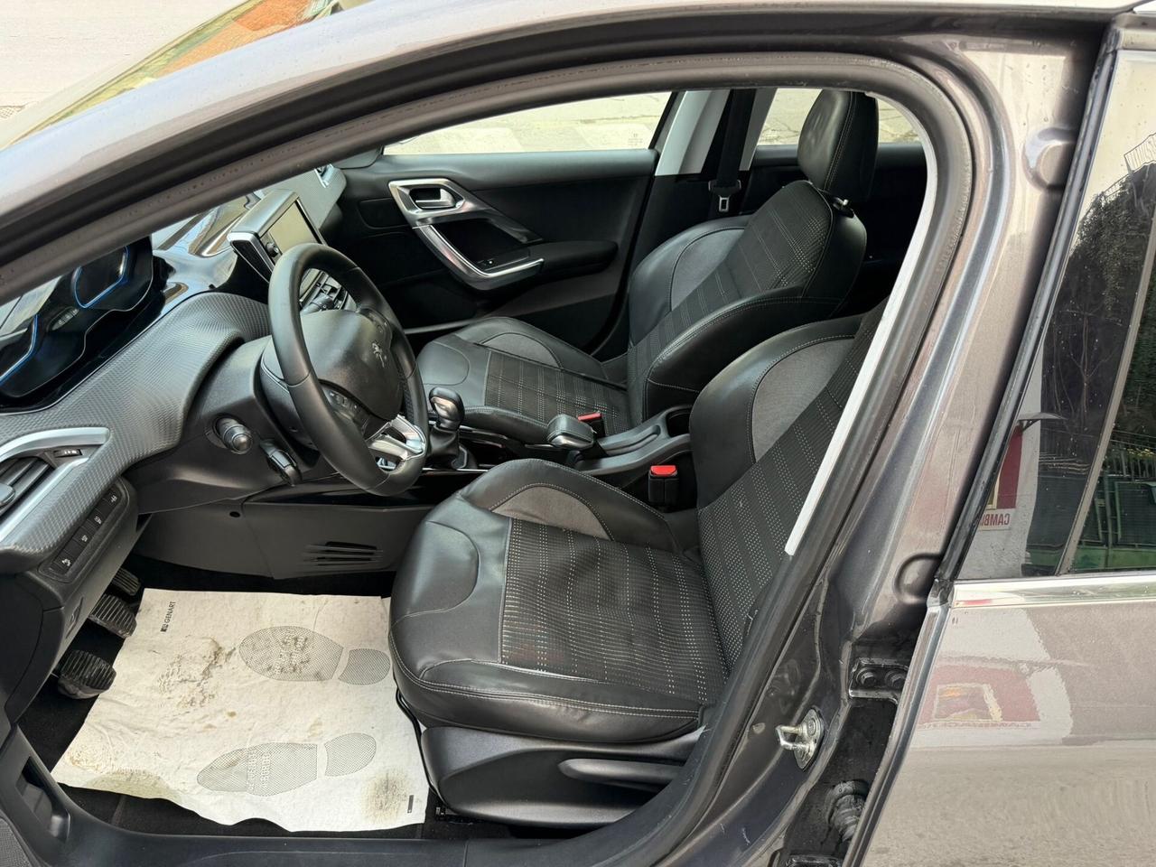 Peugeot 2008 1.6 e-HDi 92 CV Stop&Start Urban Cross