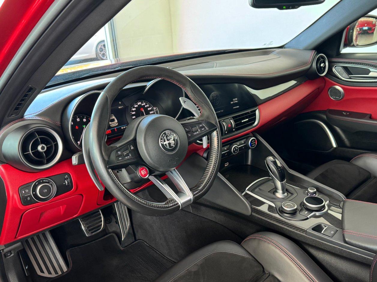 ALFA ROMEO Giulia 2.9 T V6 AT8 Quadrifoglio Rosso Competizione