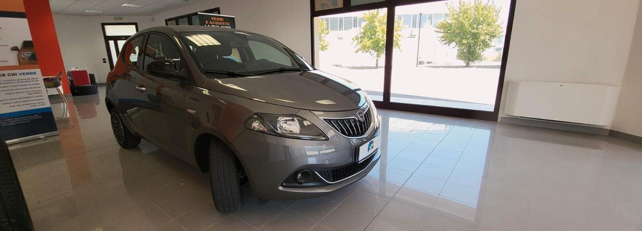 Lancia Ypsilon 1.0 FireFly 5 porte S&S Hybrid Silver Plus