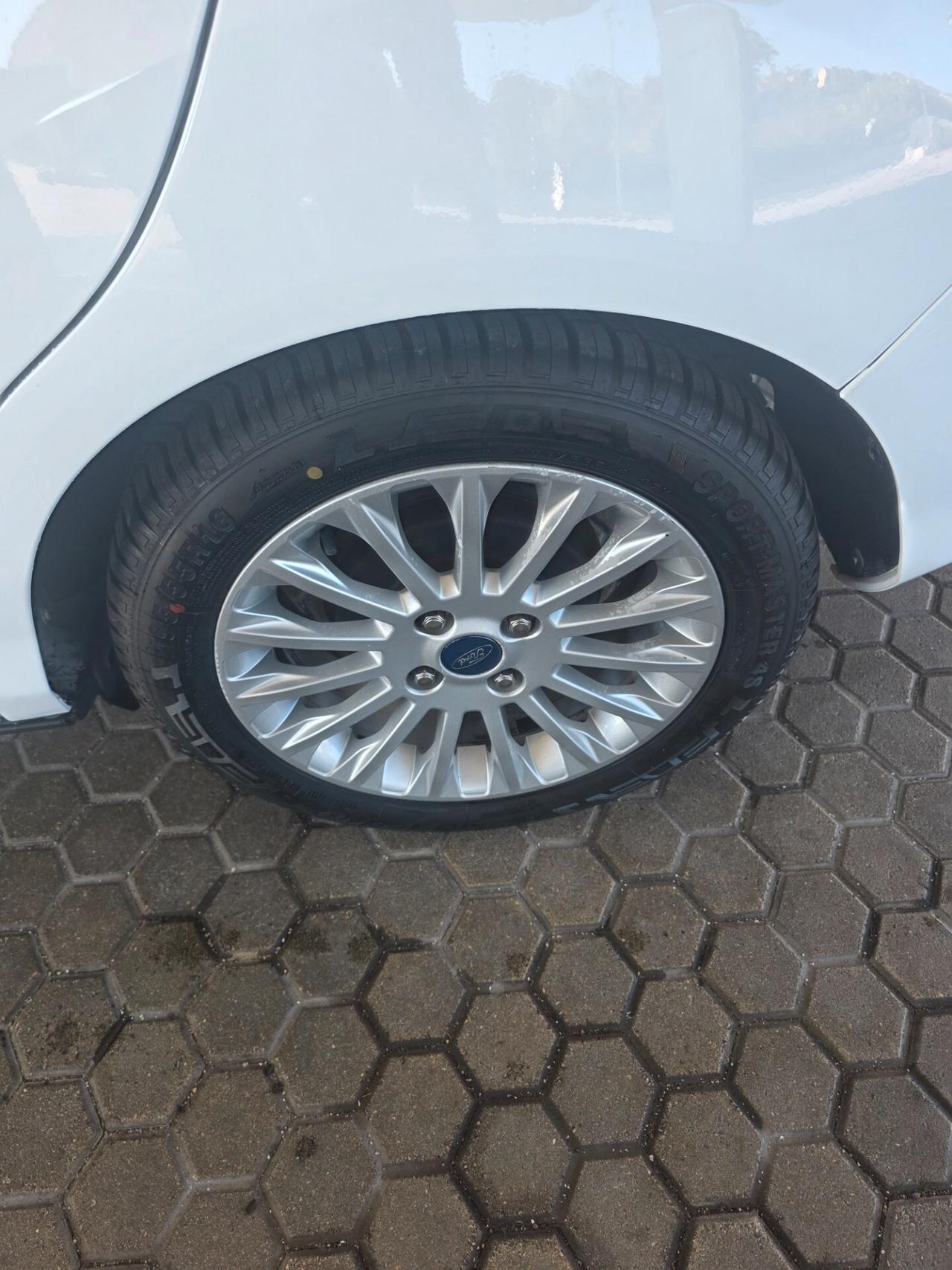 Ford B-Max Neo patentati Titanium