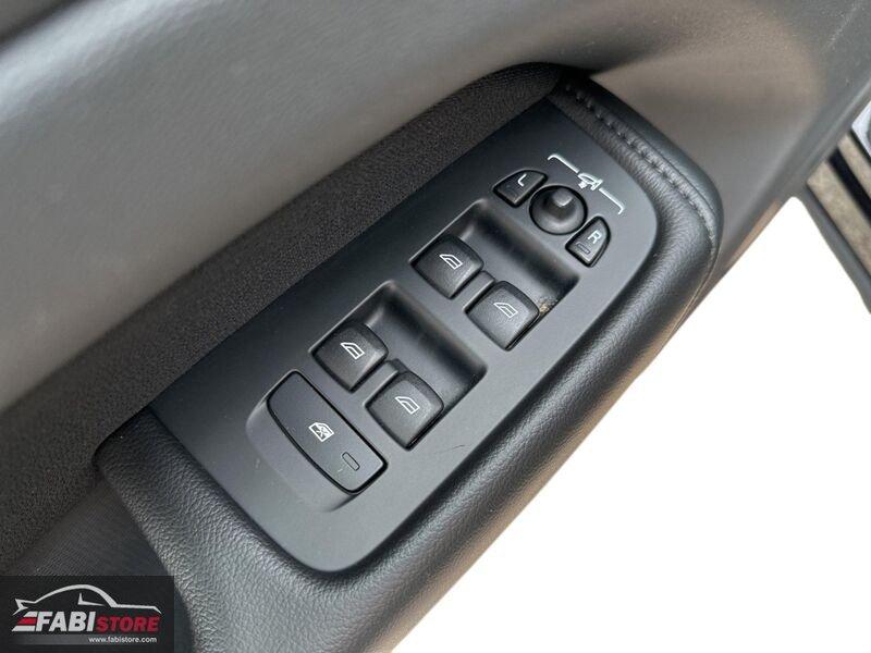 Volvo XC60 B4 AWD 211 Cv Geartronic Momentum Pro