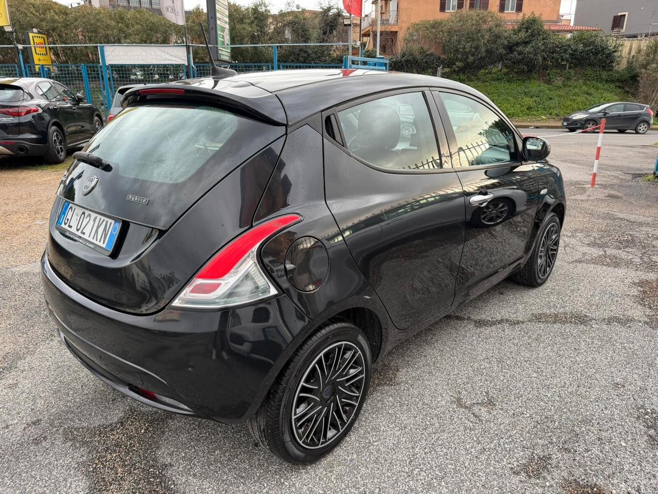 Lancia Ypsilon Hybrid 1.0 **SENSORI POSTERIORI**