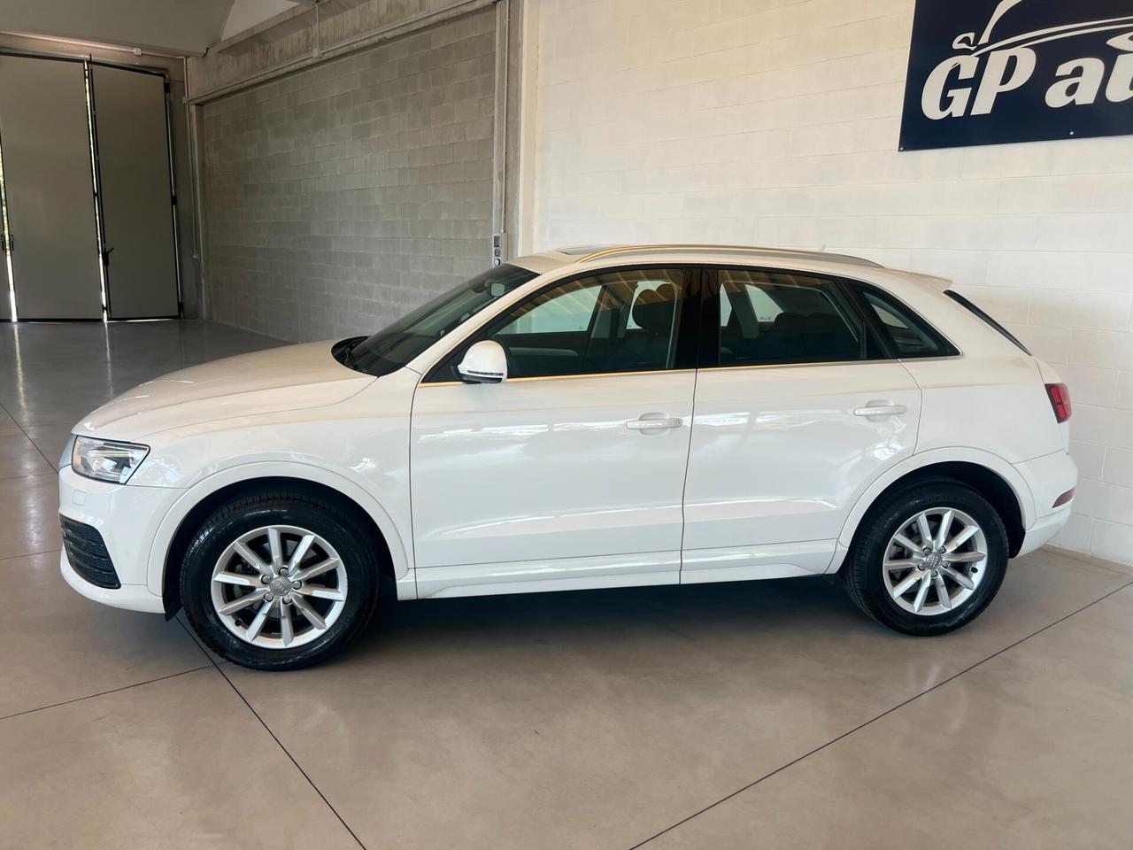Audi Q3 2.0 TDI 150 CV Sport tetto apribile e panoramico unico proprietario