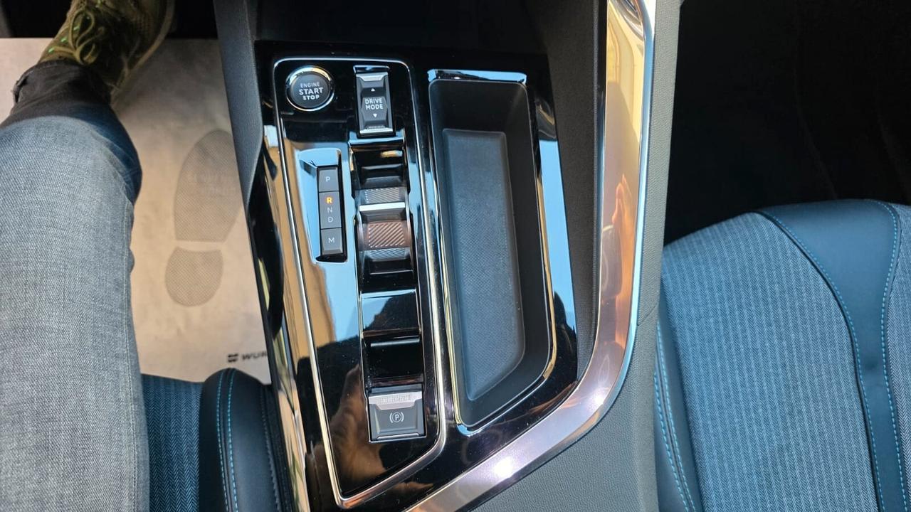 Peugeot 3008 HDi 130 EAT8 Allure Pack 24 Mesi Garanzia...