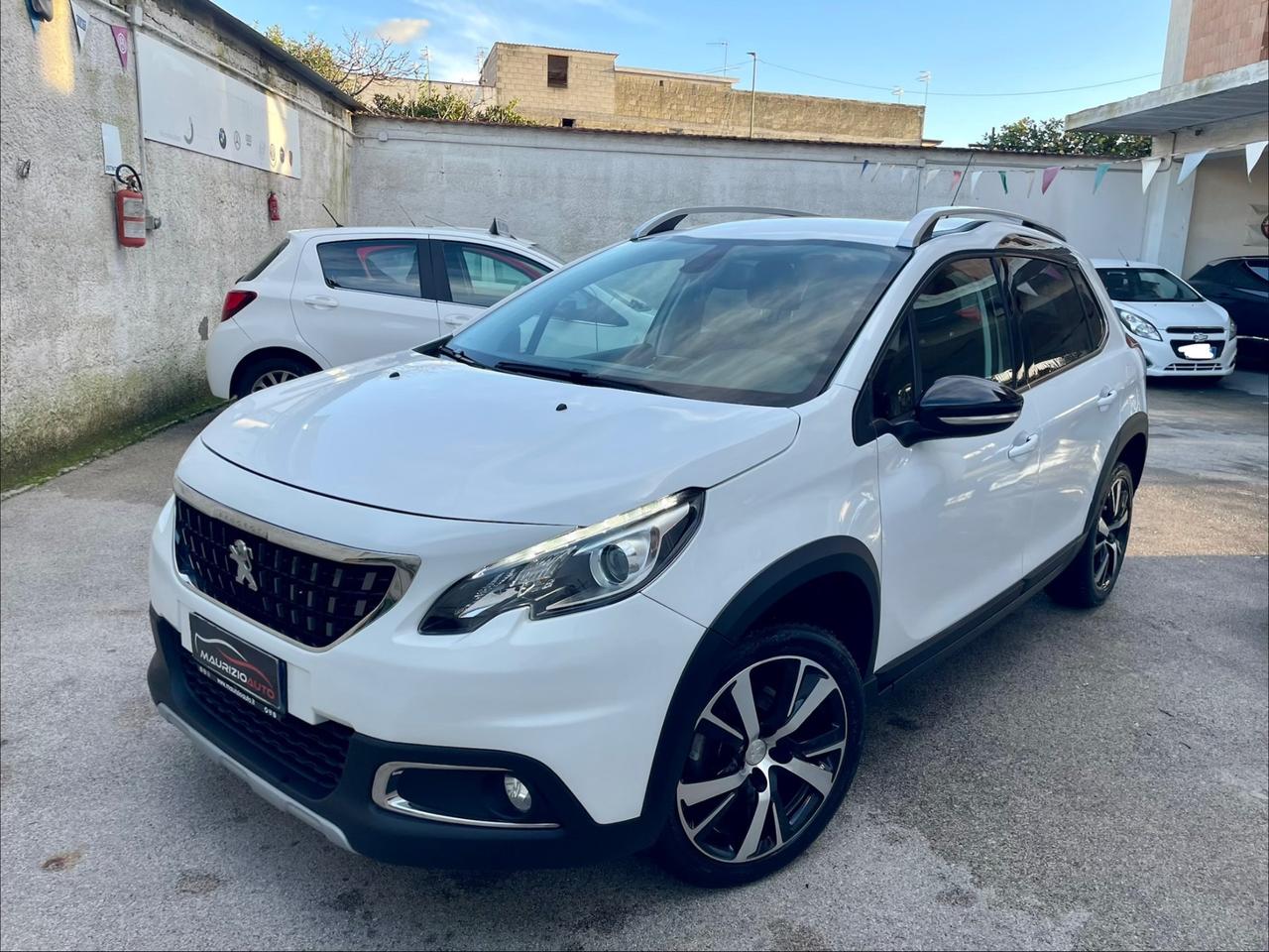 Peugeot 2008 BlueHDi 120 S&S Allure retrocamera navigatore ecc